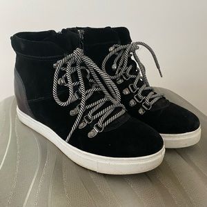 Blondo Sneakers—waterproof high tops B&W🐼🎬🦓